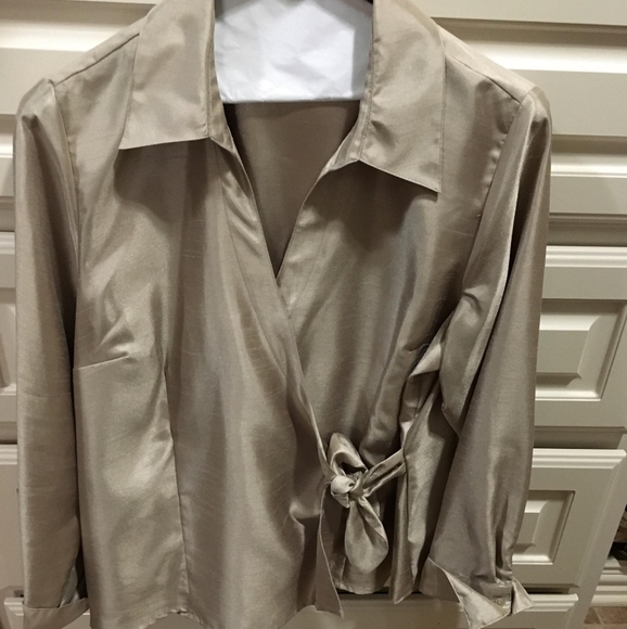 JM Collection Wrap Top - Picture 3 of 8